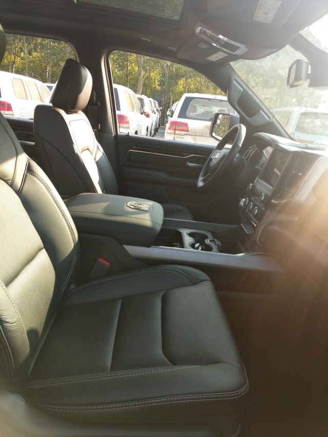 b5e1879437fe3d3f5a3700bbf4179da9.jpg@!64