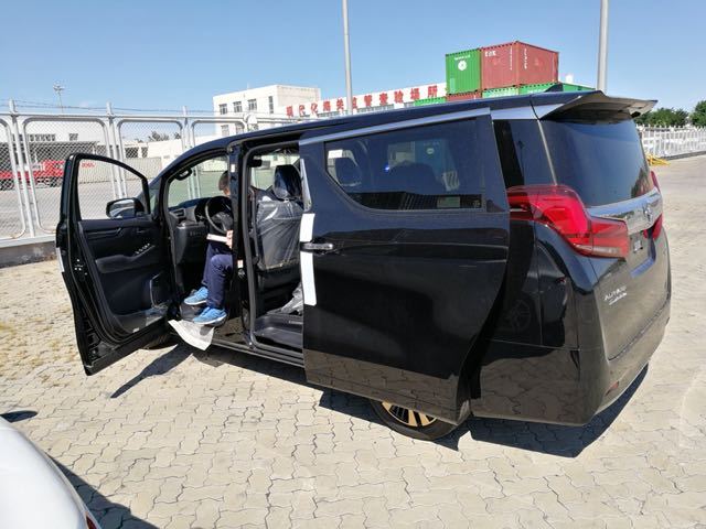 19款丰田埃尔法天津港现车售价 新款埃尔法高