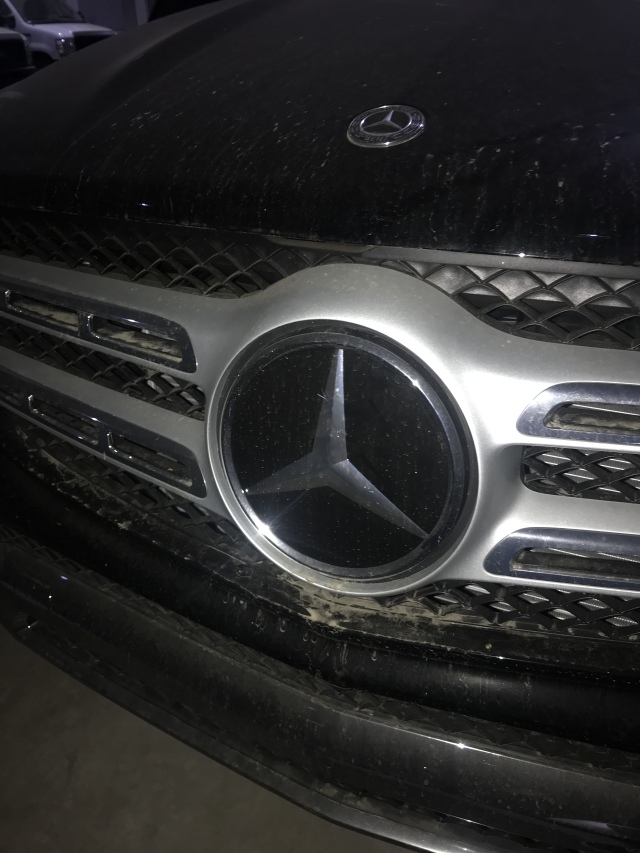 18款奔驰GLS450黑外棕内加规版现车报价现车