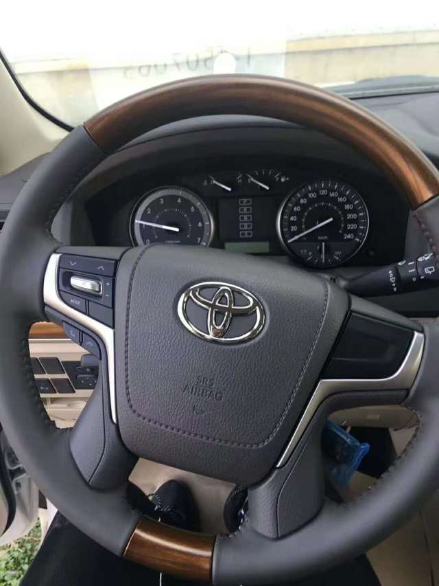 18款酷路泽4000 GXR 十月最新报价 天津港最