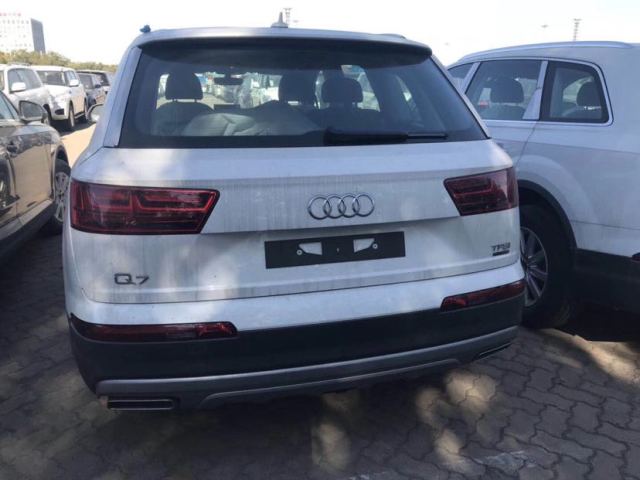 µQ7 3.0 TFSI 5 ŷ