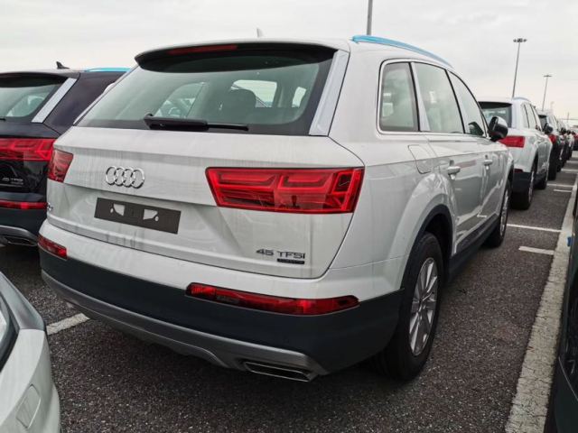 µQ7 2.0 TFSI  ŷ