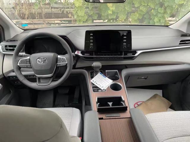 丰田塞纳2021款内饰,丰田塞纳内饰图片 当前位置:>凤凰网汽车>北京综合>降价>正文> 21款丰田塞纳内饰创新