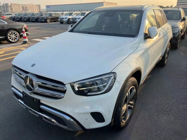 2021  GLC300  18 ī