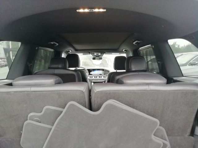 宝马X7 xDrive40i M运动 大豪华 6座 加版	