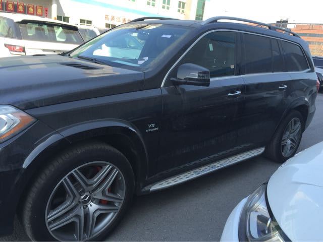 奔驰gl60最快suv仅49秒破百amg加身零首付