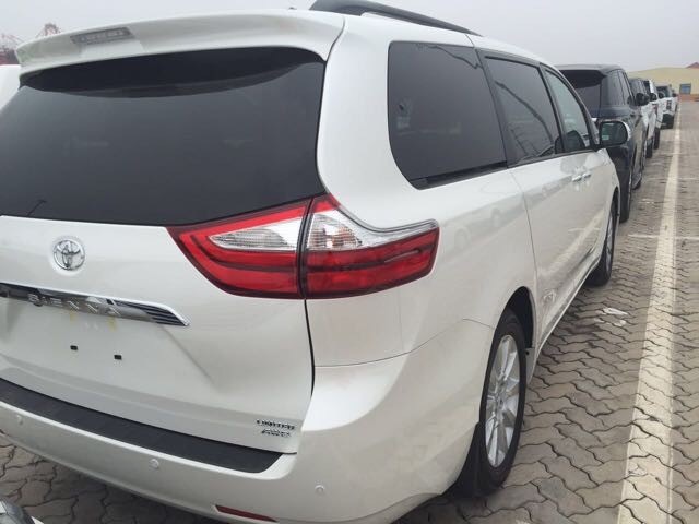 2016款丰田塞天津保税价格塞纳配置区别