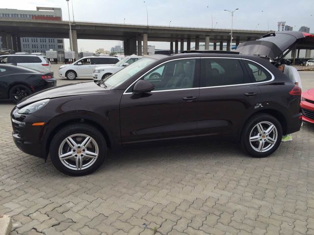 保时捷卡宴100万完美suv港口到货实拍0首付