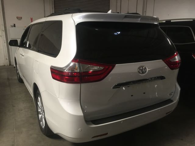 2016款丰田塞纳两驱商务车现车到店最低多少钱哪里提车便宜