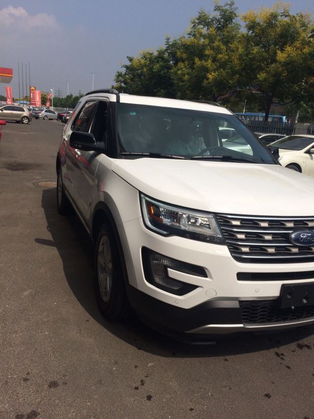 新闻中心 新闻 本地车市 车商资讯 > 正文 内饰方面:2016款福特探险者