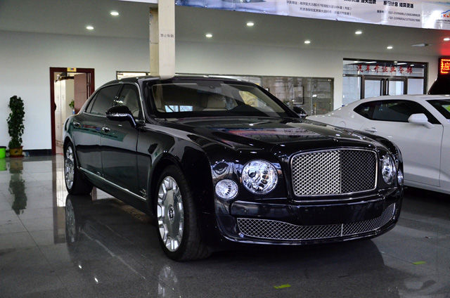 宾利慕尚防弹加长版全国仅剩一台现车 顶级总统座驾