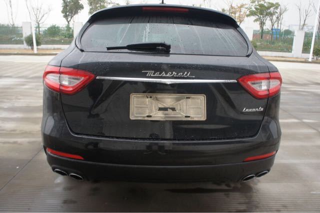 2016款玛莎拉蒂levante保持了其概念车的设计思路