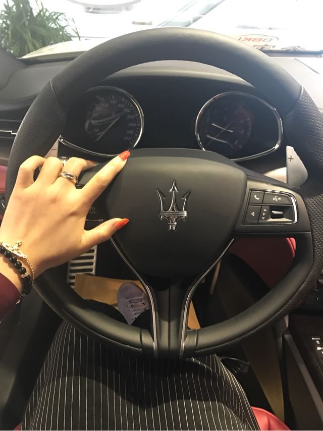 17款玛莎拉蒂总裁30t配备座椅加热摇启豪华装备精雕细琢现车报价