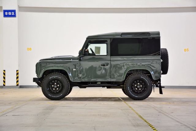 路虎唯一款全地形越野车卫士 90版现车