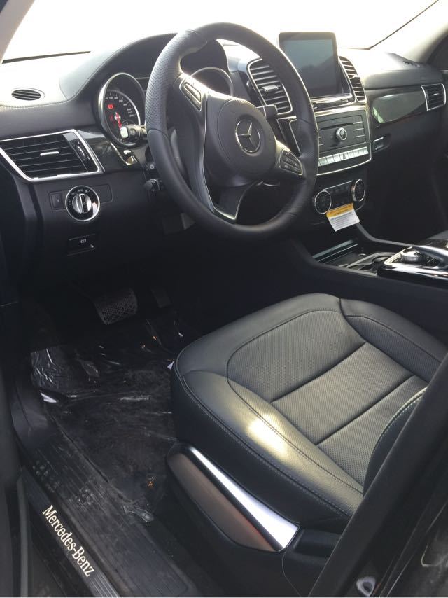 17款奔驰gls550美版天津港现车最高优惠让利促销手续颜色配置齐全