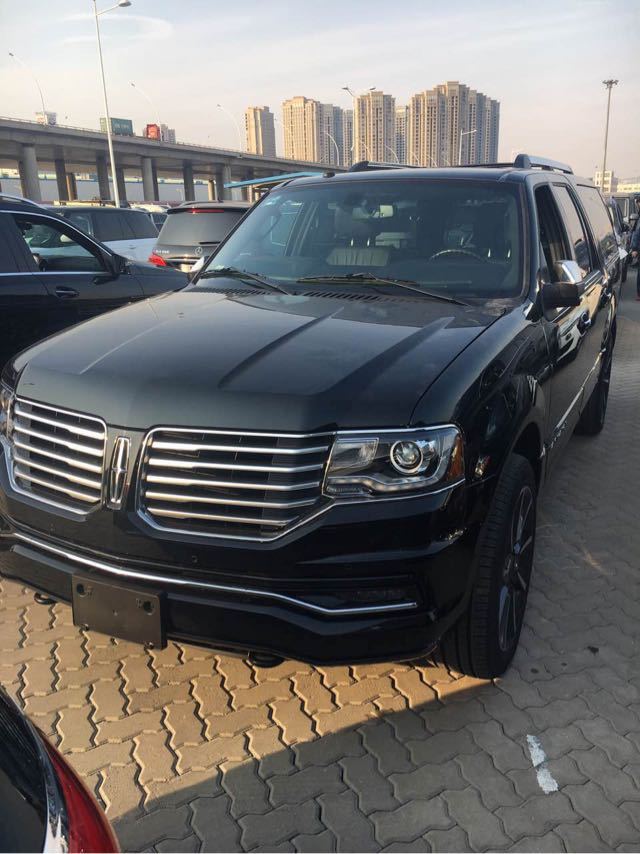 17款林肯领航员美规版超大车身低配高配价位多少现在行情怎么样