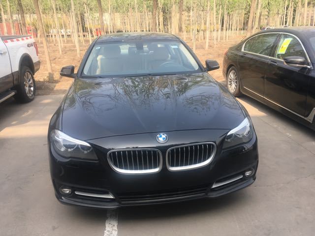 新款宝马5系528最新报价独特家族式的风格