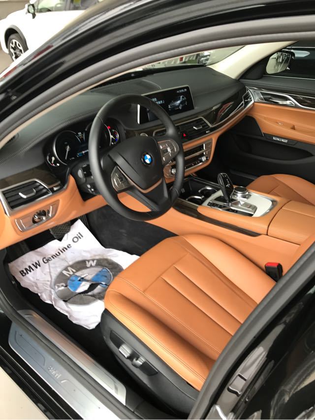 17款宝马740li报价17款中东版宝马740li黑棕现车配置解析宝马740