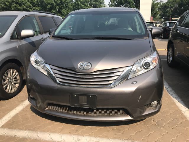 17款进口塞纳商务现车享受团购低成交价