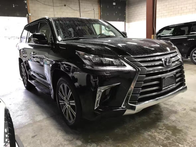 全新的全尺寸大型suv产物系列,中东版雷克萨斯lx570表面企图上更加有