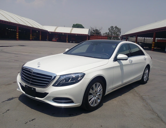 奔驰s400这样一款伟大的汽车作品中.