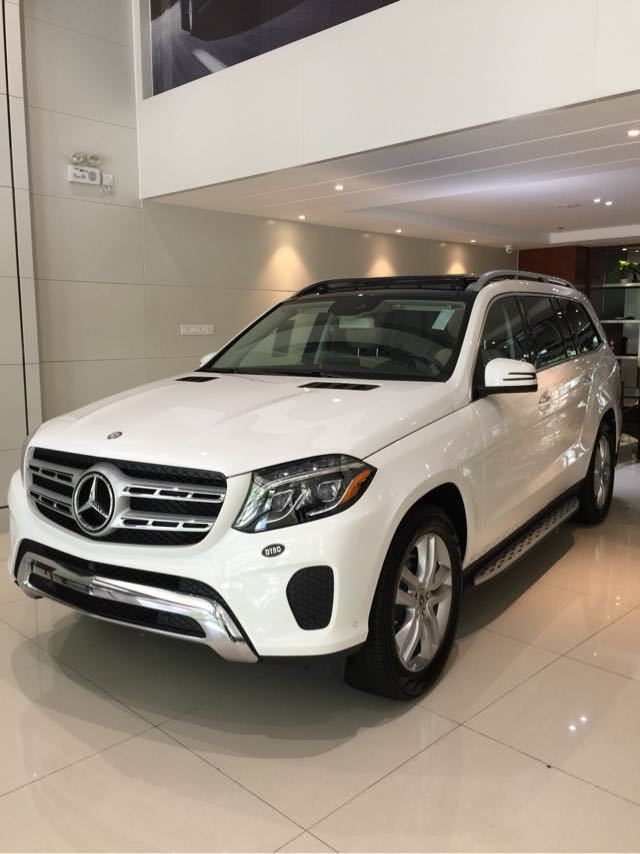 奔驰gls450一款让人澎湃强悍的越野性suv智慧首选