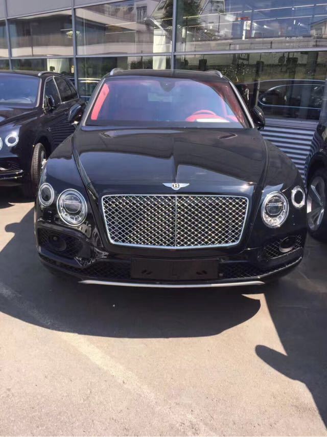 18款宾利添越汽油60t港口仅售200万