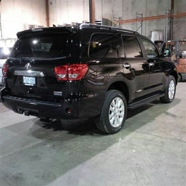 17款丰田红杉及陆地巡洋舰王者之间对比