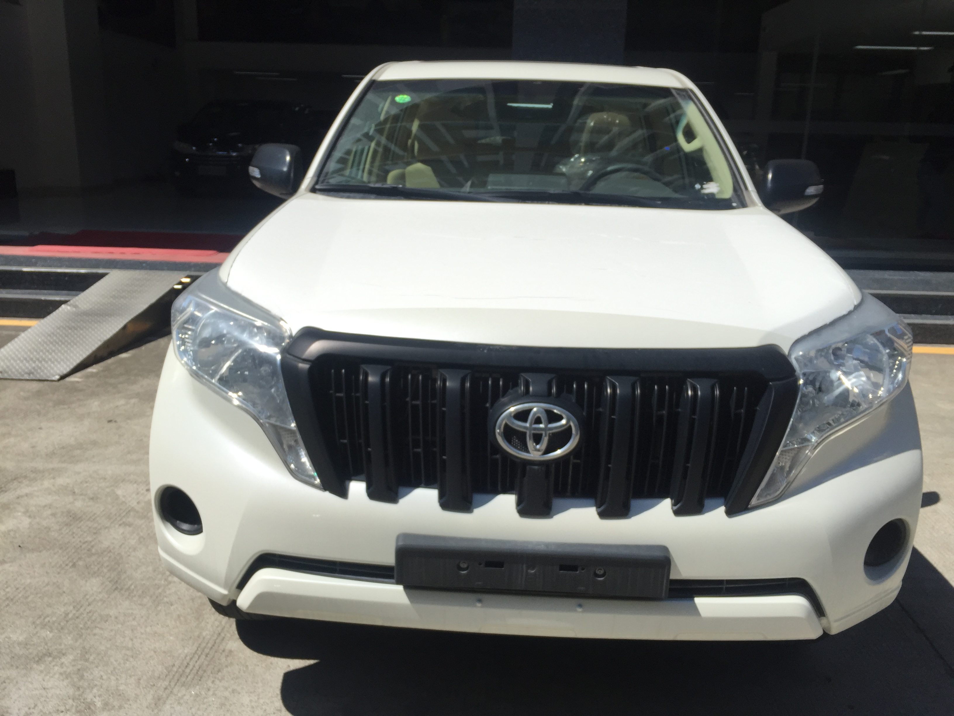 2017款丰田普拉多2700最新价格2.7l越野车