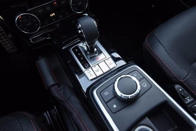 2017款奔驰g63amg 换挡杆极具视觉冲击力
