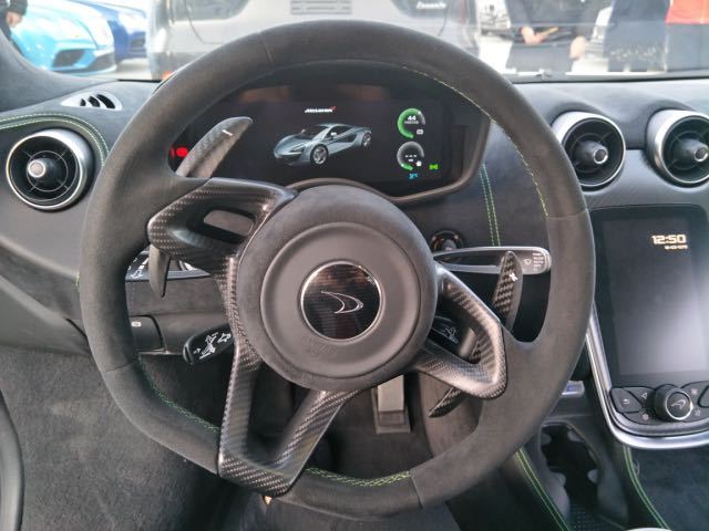 540c特别纪念版 白/黑 oo3045 " 运动排气,迈凯轮设计碳纤维黑色内饰