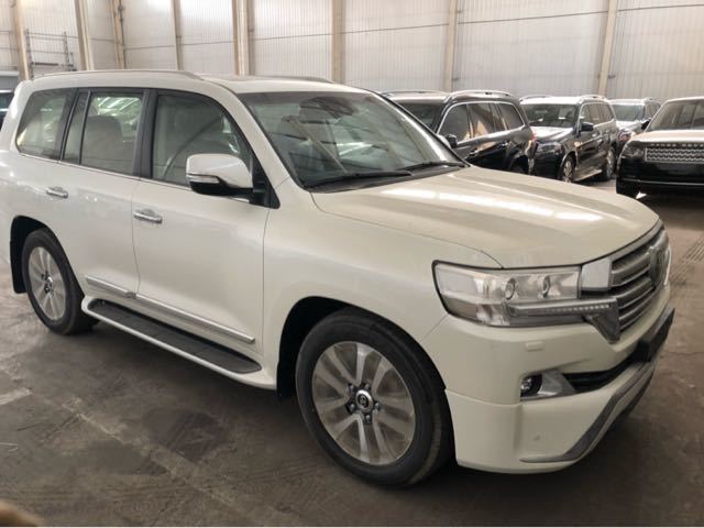 18款丰田酷路泽5700顶配v8越野特惠114万