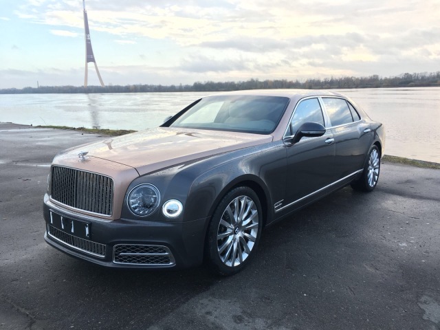 18款宾利慕尚天津港降税价格平行进口现车