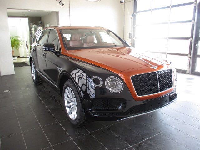 宾利添越双色外观车身 更显大气时尚