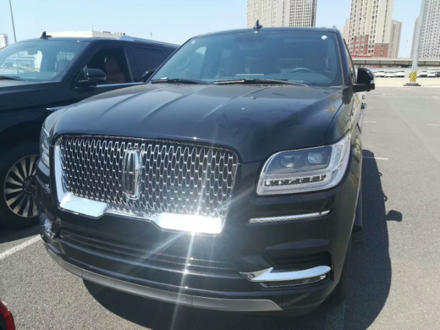 江苏18款林肯领航员3.5t四驱长轴现车实拍优惠多少分期