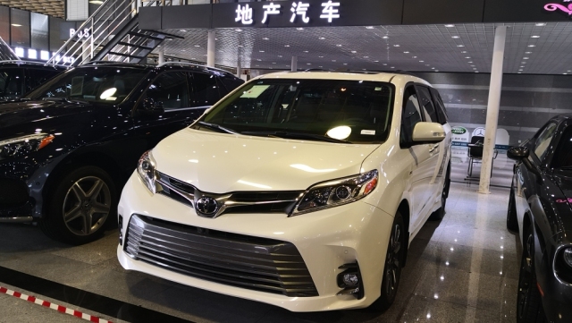 18款丰田塞纳 奶爸神车豪华商务车