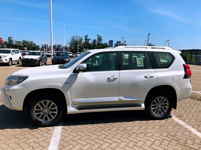 18款丰田霸道4000港口现车价格特惠配置解析