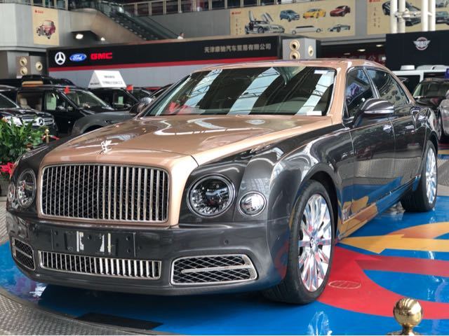 2017款宾利慕尚轴距加长版配备优选包dvd 6碟播放功能