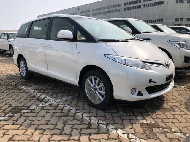 外观方面;丰田大霸王普瑞维亚中东版2.