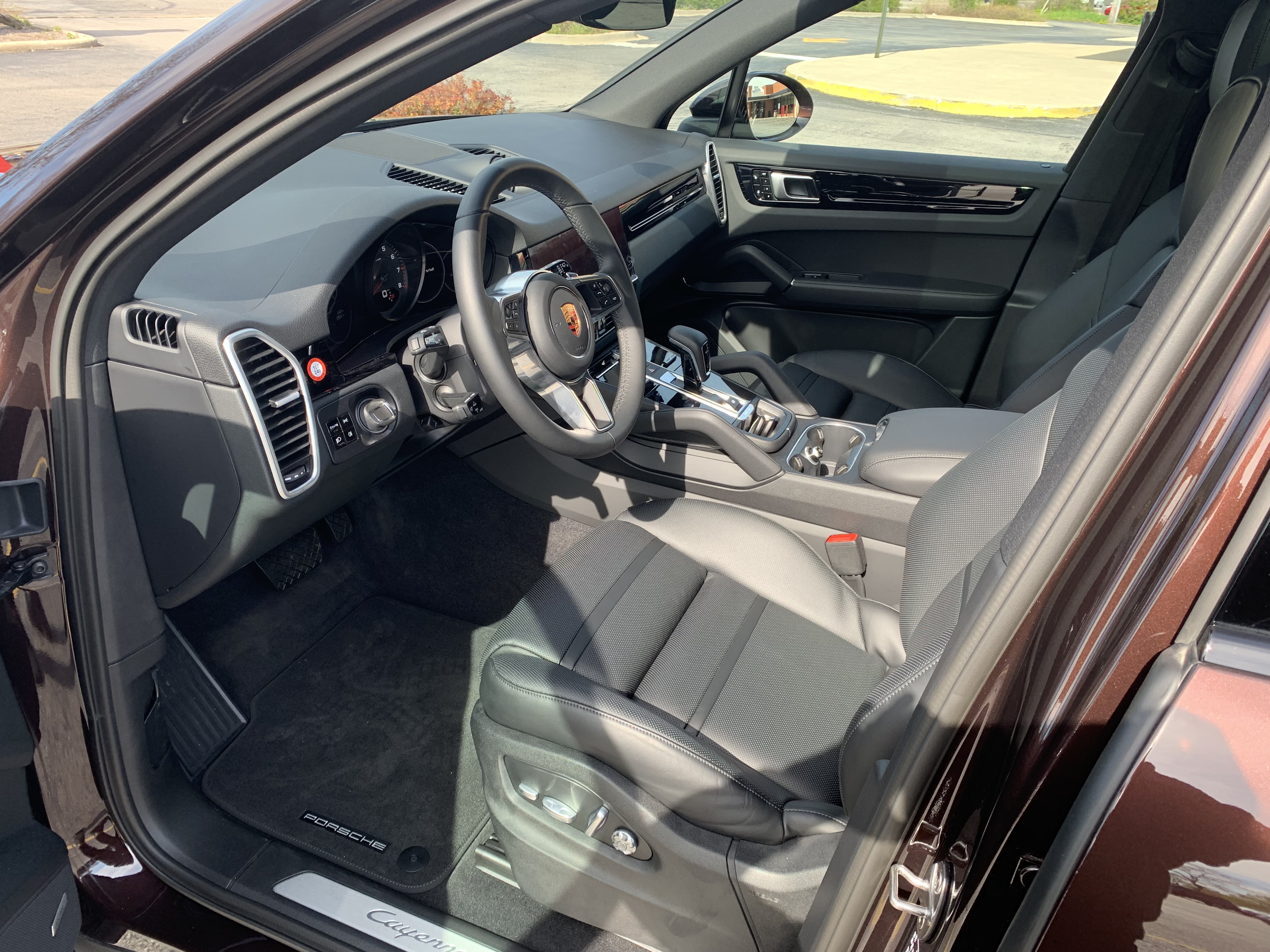 19款保时捷卡宴港口现车手续齐全低价出售