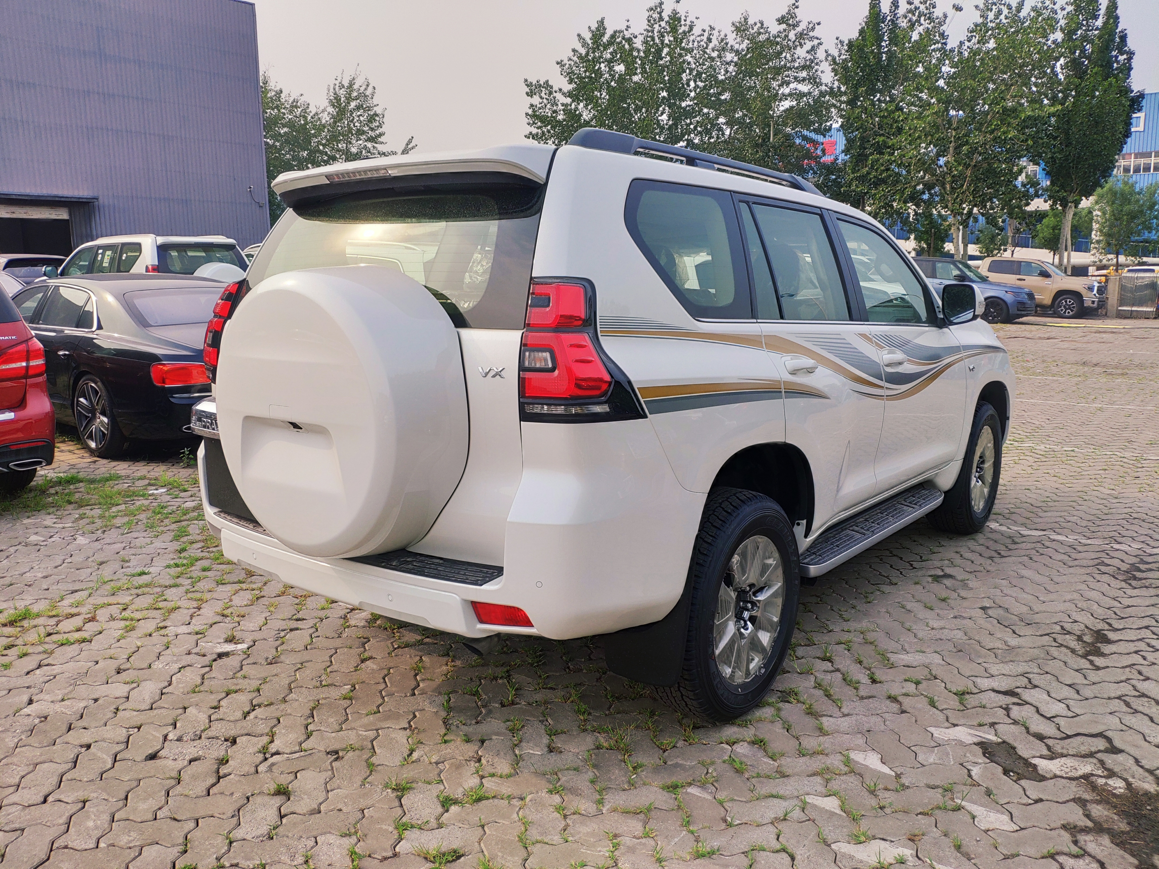 19款霸道4000价格配置介绍支持分期.