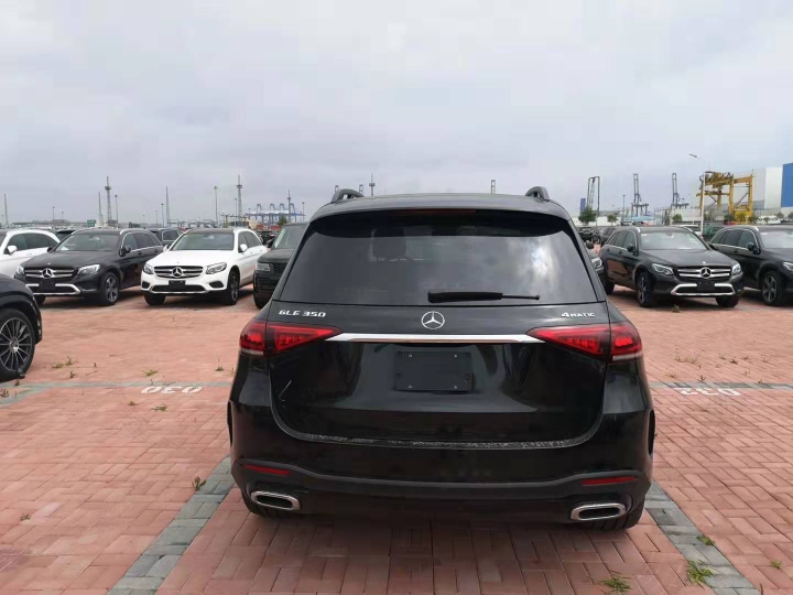 全新奔驰glc350 科技感十足 目前港口已现车