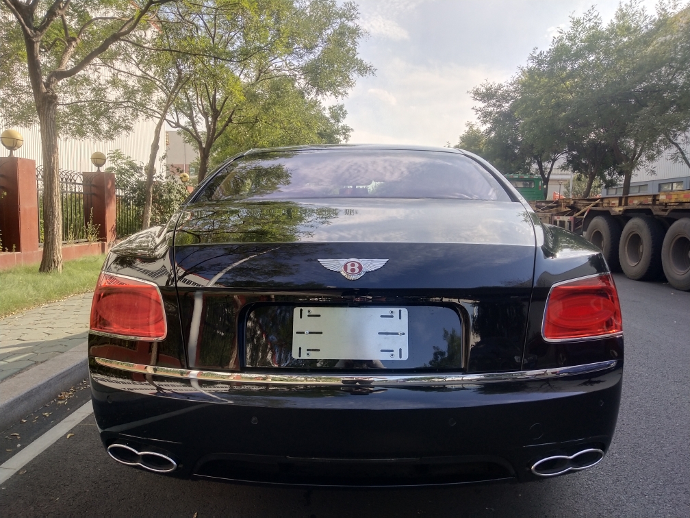 19款宾利飞驰港口现车图文鉴赏行情底价