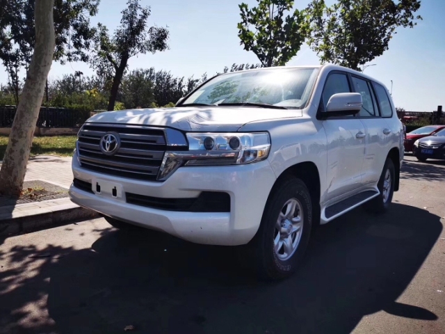 2018款酷路泽4500 柴油中东版现车最低价_天津金力汽车销售有限公司