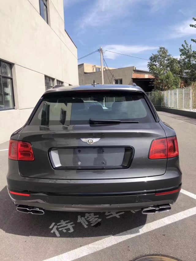 厦门2020款宾利添越 4.0t v8特价295万