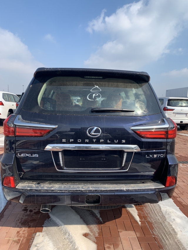 2020款顶配雷克萨斯lx570 港口现车实拍
