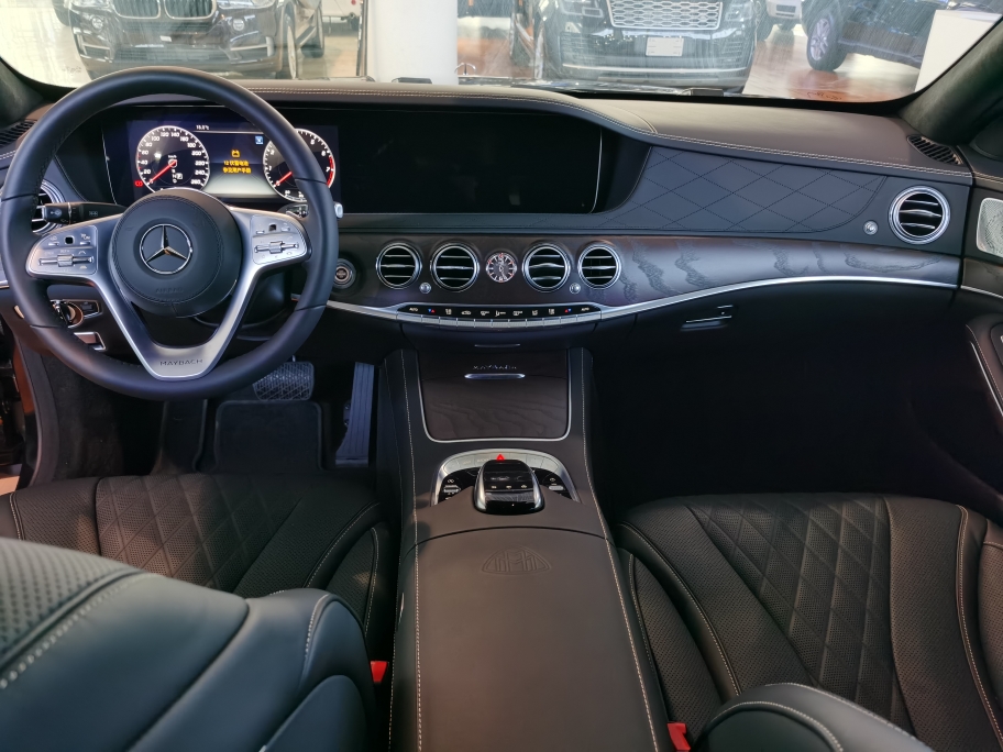 2019款奔驰迈巴赫s560欧规 豪华内饰舒适感十足