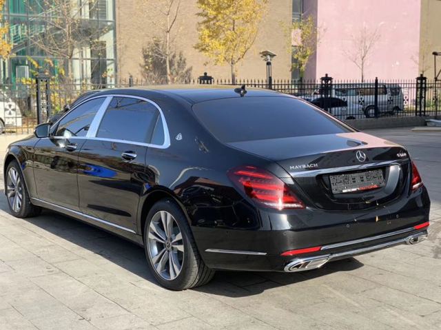 港口唯一奔驰轿车迈巴赫s560四座高格调