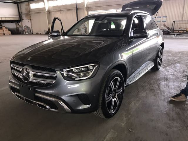 全新奔驰glc300现车大幅让利夏日惊艳价