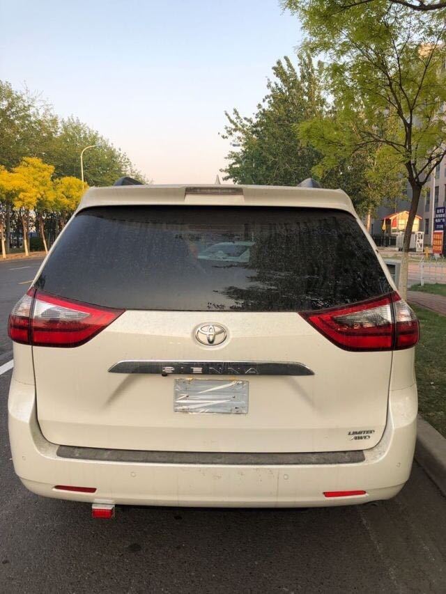 2020款丰田塞纳加版四驱库房实拍直降十万